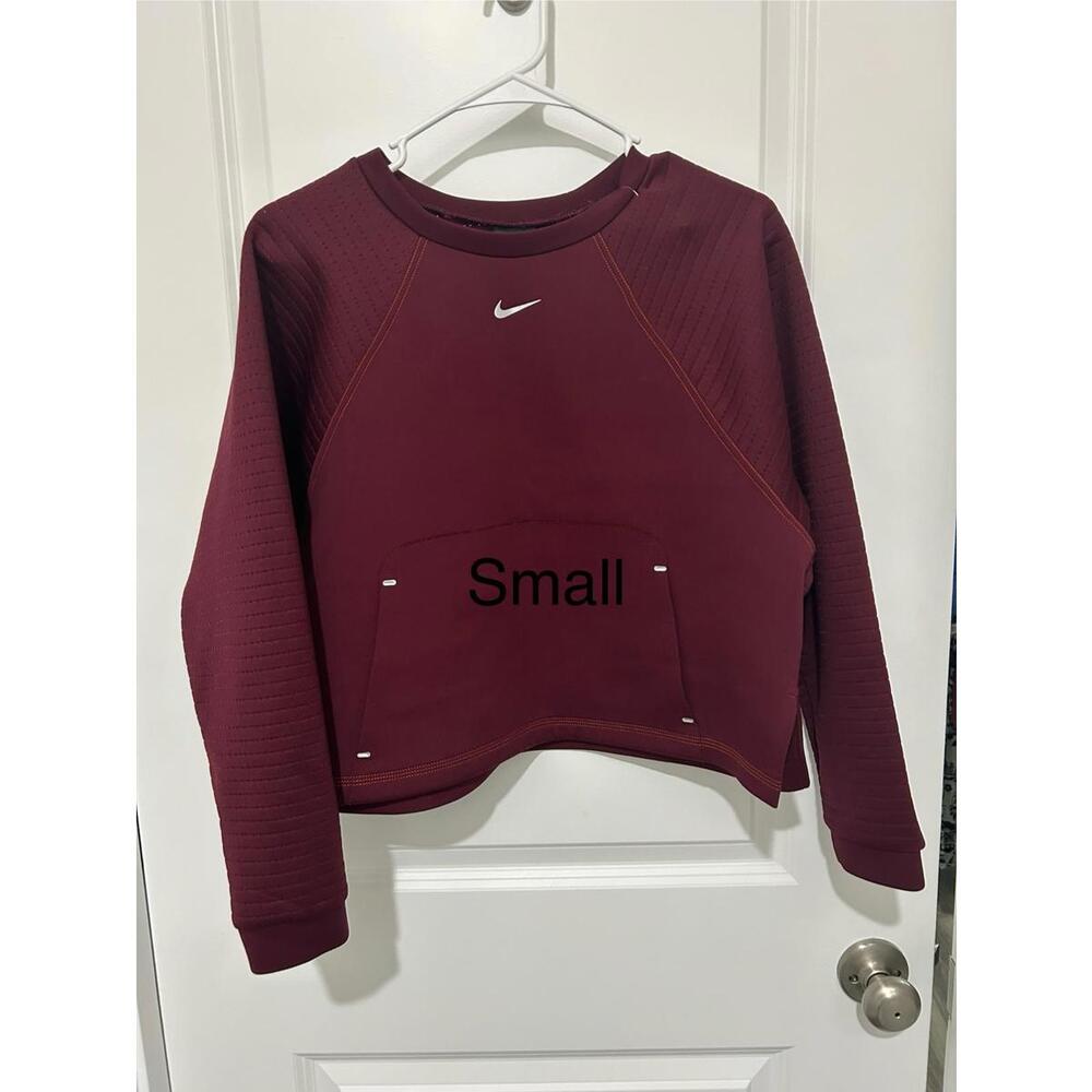 Nike Women's Burgundy Sweatshirt Small‎
